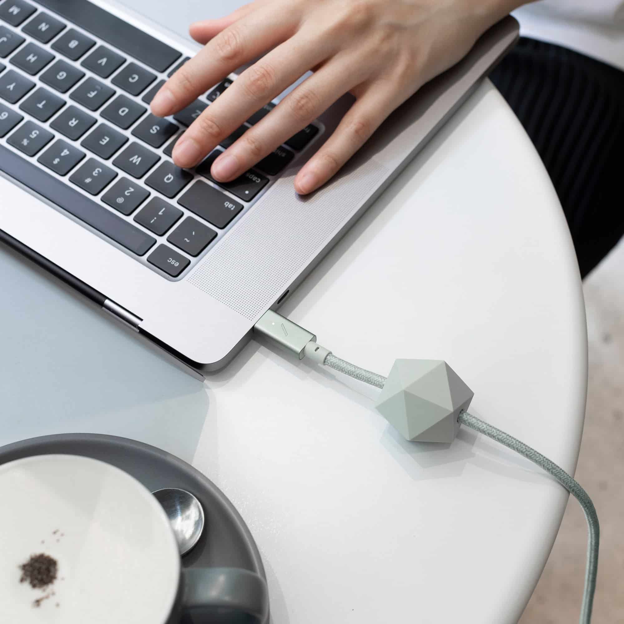 DeskCable_4738